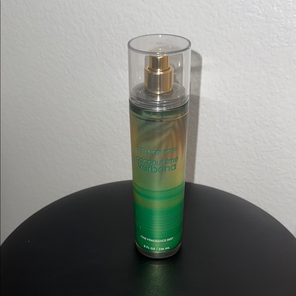 Bath & Body Works Coconut Lime Verbena Mist - Green and Gold